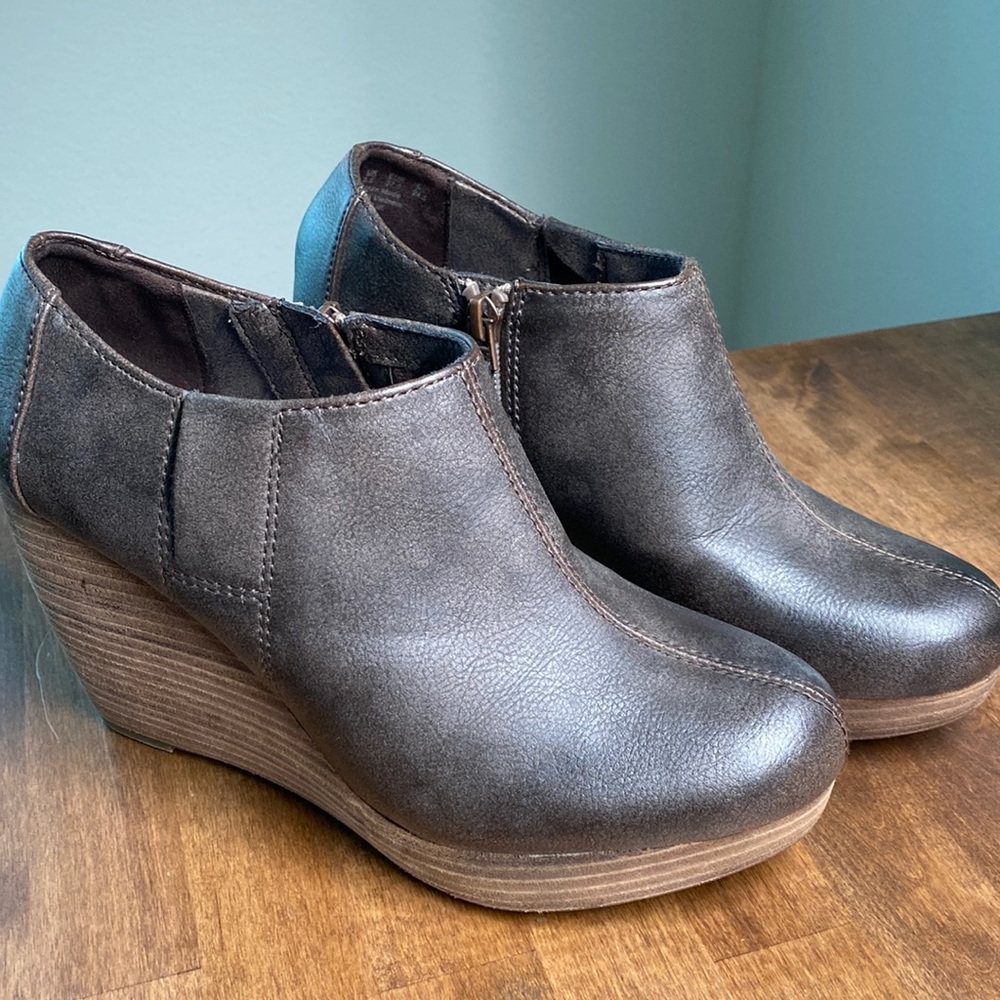 Dr. Scholl’s True Comfort Harley zip wedge ankle booties size 7.5.  Brown